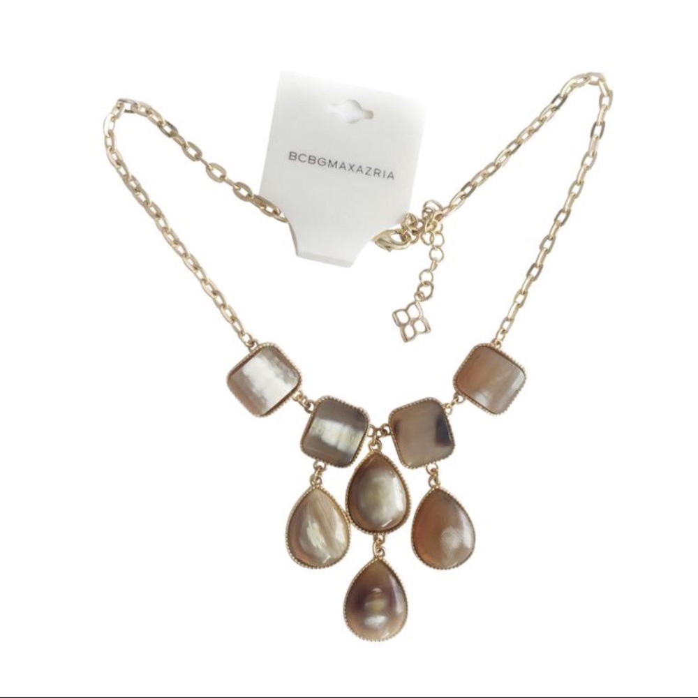 BCBG NECKLACE GOLD TONED FAUX STONE CLUSTER BIB